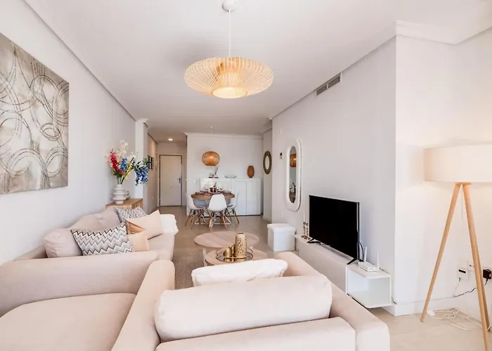 In Sunset Golf With Pool & Parking - Near The * エステポナ