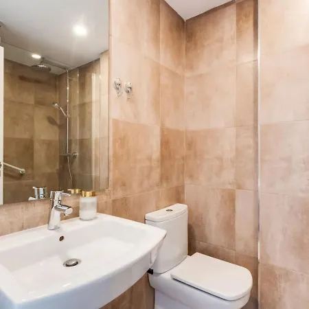 In Sunset Golf With Pool & Parking - Near The شقة إِستيبونا