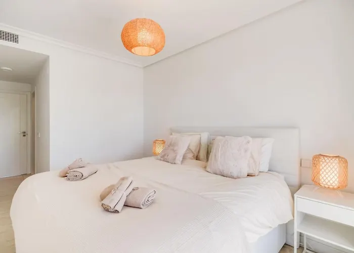 Apartment In Sunset Golf With Pool & Parking - Near The