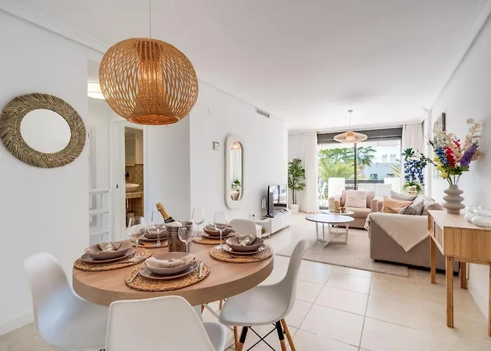 In Sunset Golf With Pool & Parking - Near The Apartment