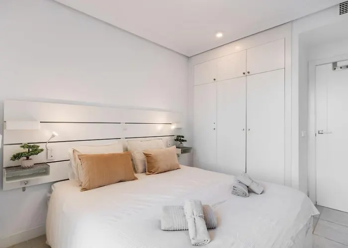 In Sunset Golf With Pool & Parking - Near The Apartment *