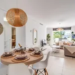 In Sunset Golf With Pool & Parking - Near The Apartmán