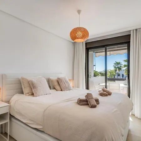 In Sunset Golf With Pool & Parking - Near The