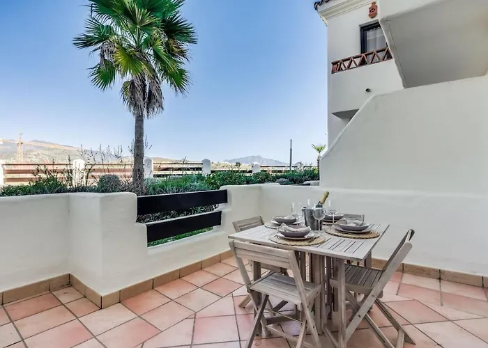 In Sunset Golf With Pool & Parking - Near The *